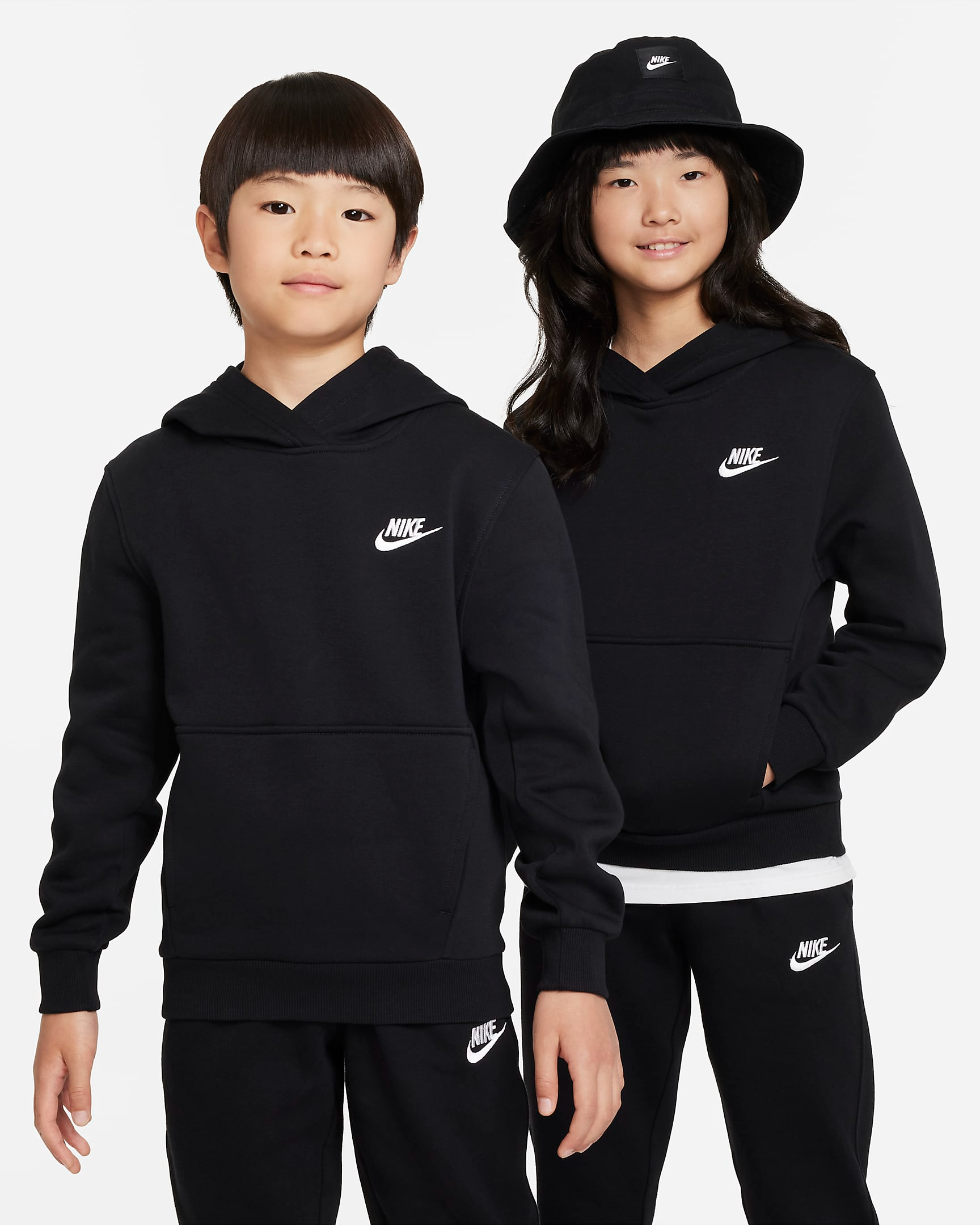 Sportswear Club Fleece FD3000 010 NIKE 