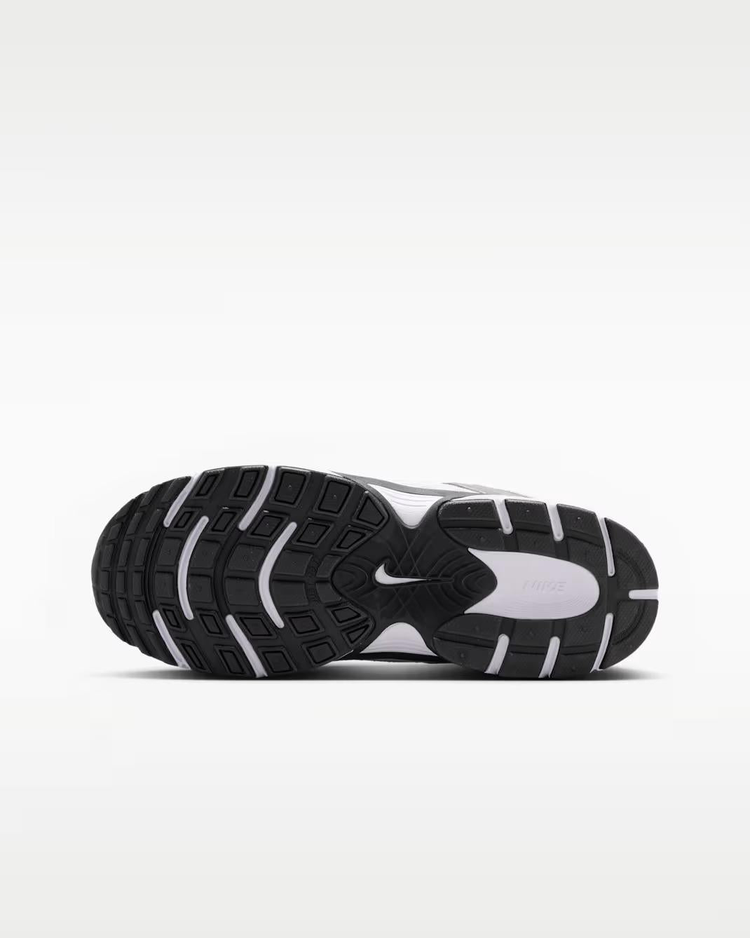 Nike V5 Rnr HQ6411 100 NIKE 