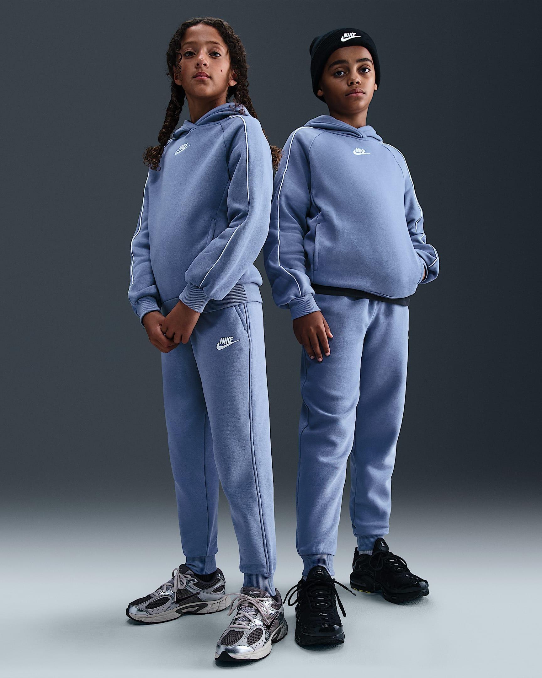 Sportswear Club Fleece<BR/>Tuta con cappuccio HQ9318 499 NIKE 