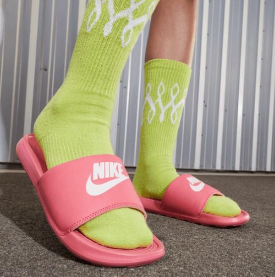 Victori One Slide CN9677 802 NIKE 