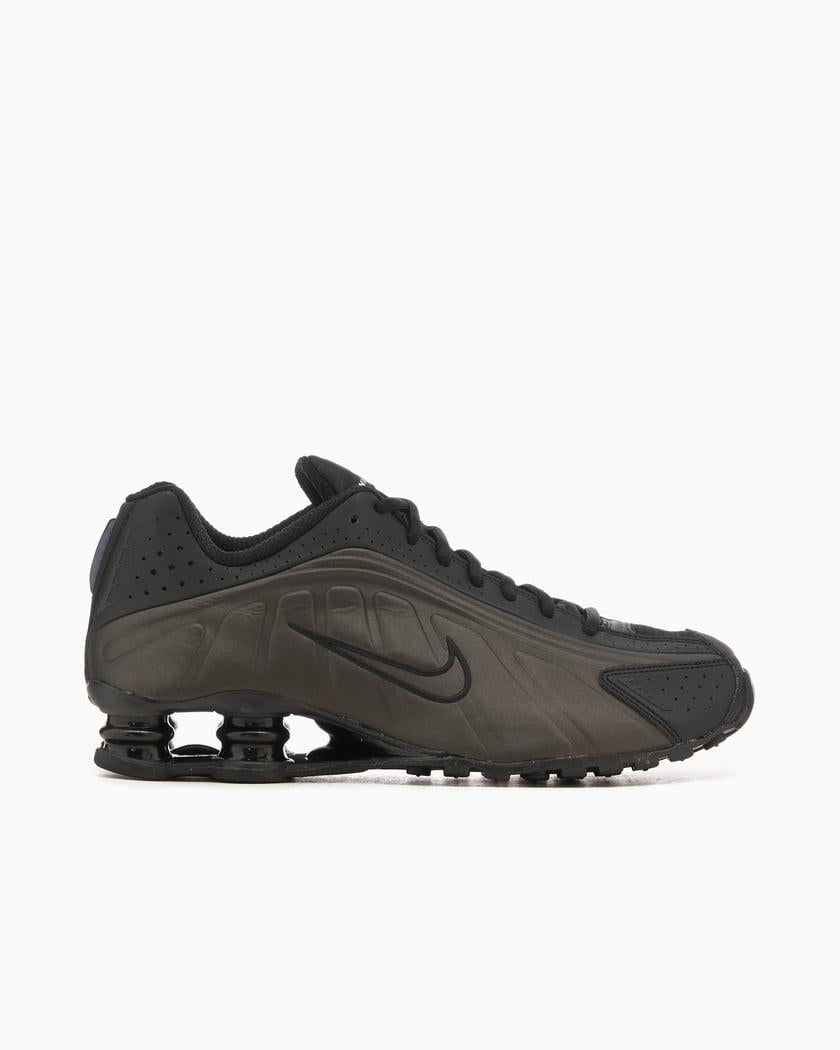 Shox R4 HQ1988 001 NIKE 