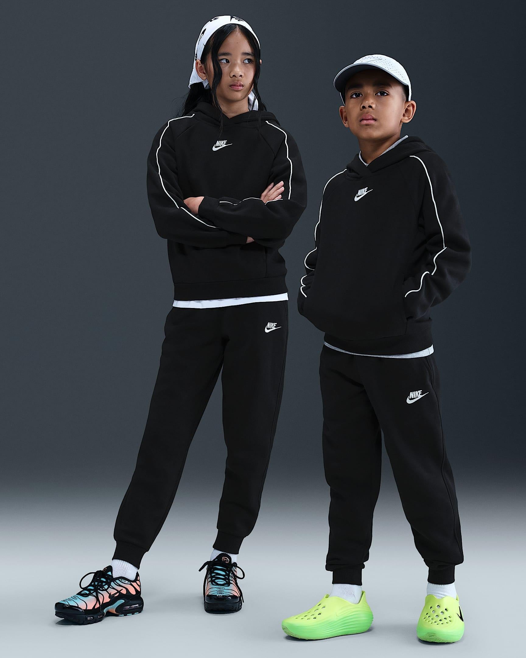 Sportswear Club Fleece<BR/>Tuta con cappuccio HQ9318 010 NIKE 