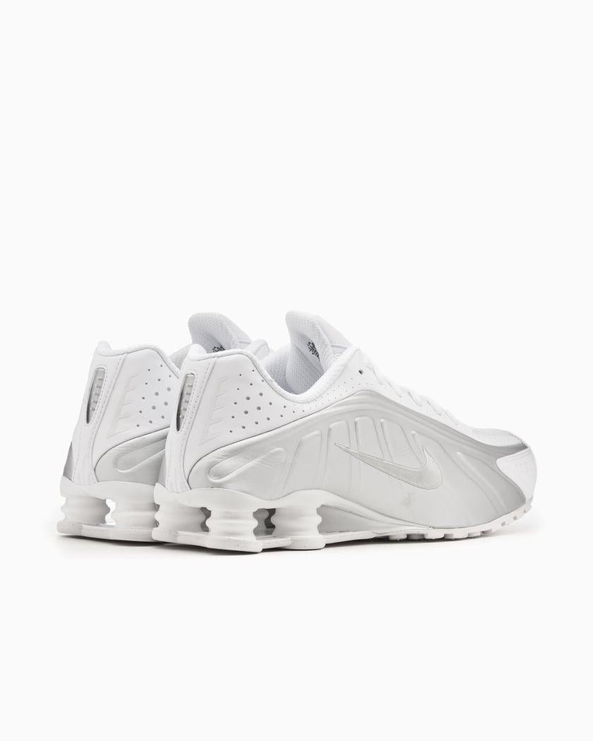 Shox R4 HQ1988 101 NIKE 